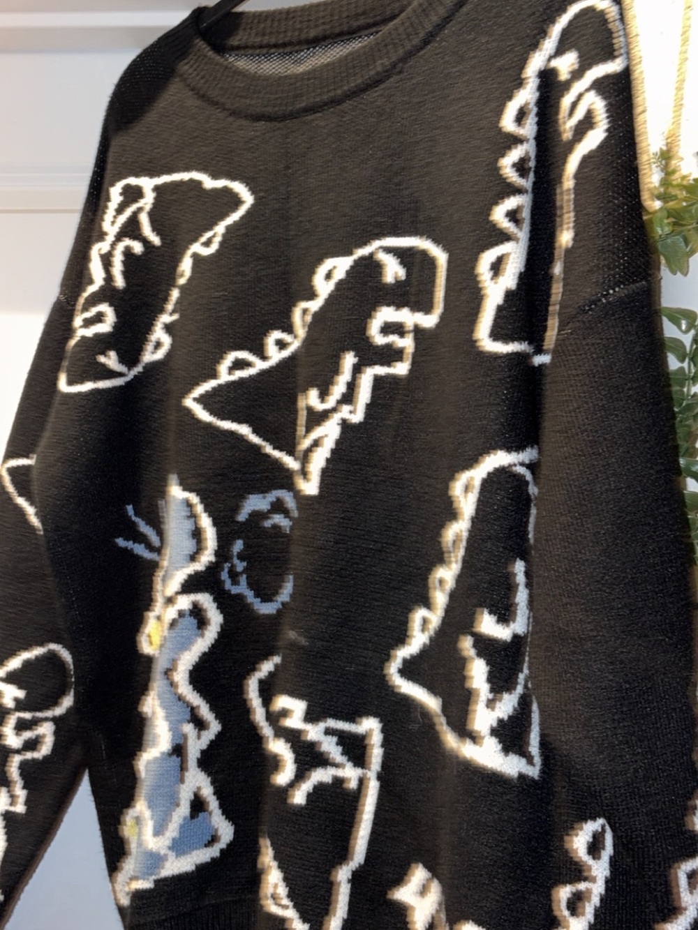 Black Abstract Pattern Men’s Sweater
